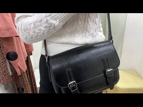 ❤️ ציבור מאַסטערביישאַן פון יונג הור פעראַלבעררי מיט אַ דילדאָ אין די פּאַסן צימער סעקס ווידעא ביי yi.pornoxlxx.ru
